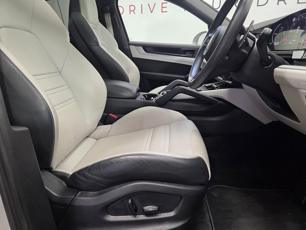 Porsche Cayenne 3.0 V6 E-hybrid 25.9Kwh Coupe Plug-in H Grey #4