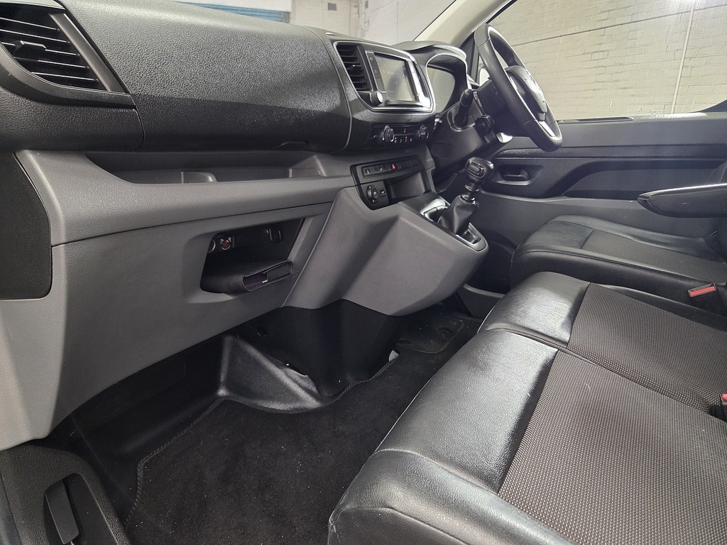 Vauxhall Vivaro Turbo D 2900 Sportive Black #5