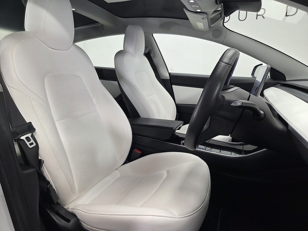 Tesla Model 3 Dual Motor Performance Saloon White #2