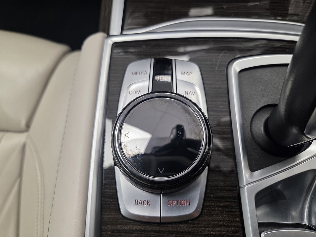 BMW 7 Series 3.0L M Sport  #36