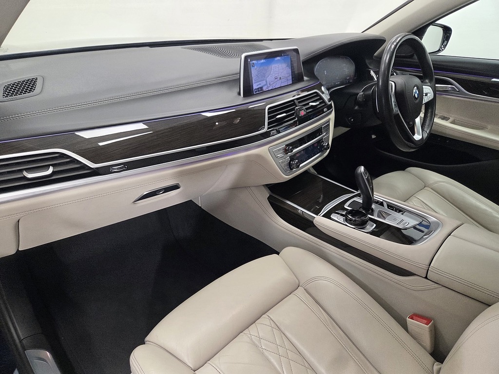 BMW 7 Series 3.0L M Sport  #10