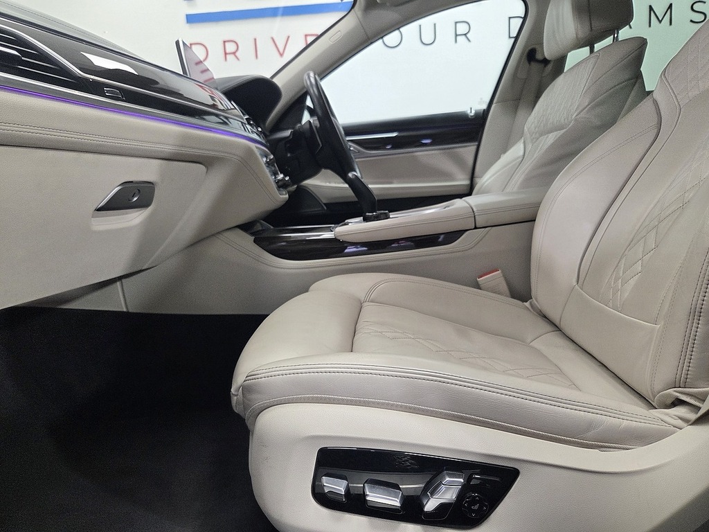 BMW 7 Series 3.0L M Sport  #9