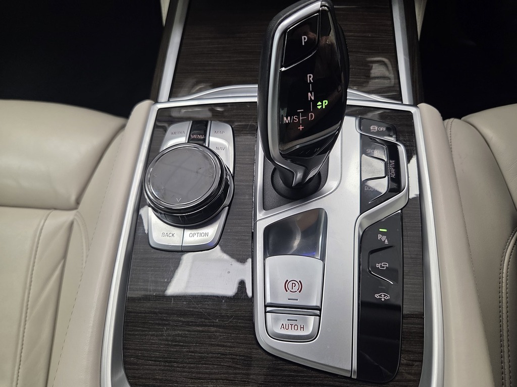 BMW 7 Series 3.0L M Sport  #35