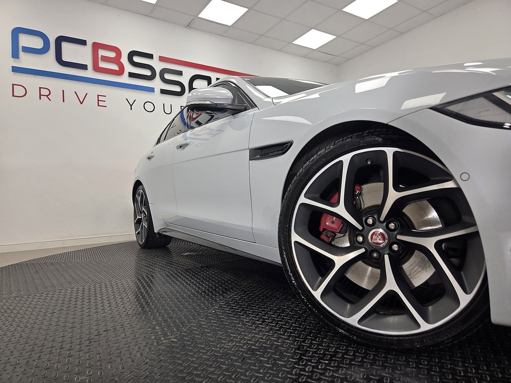 Jaguar XE 2.0D Prestige Euro 6 S S Red #48