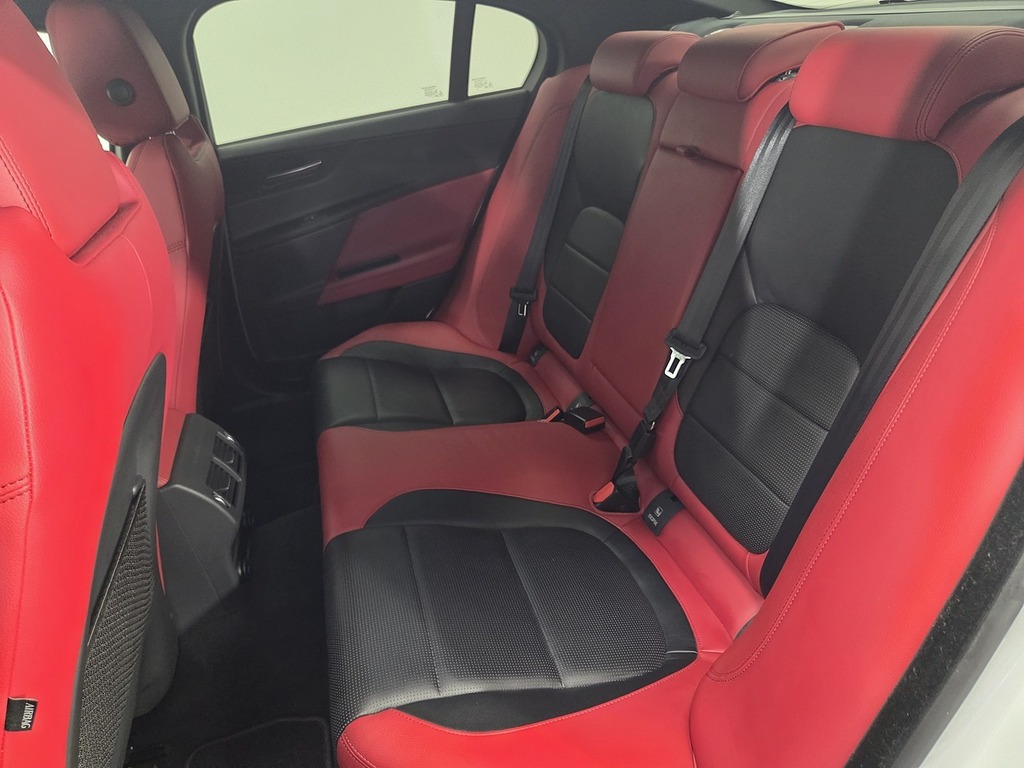 Jaguar XE 2.0D Prestige Euro 6 S S Red #14