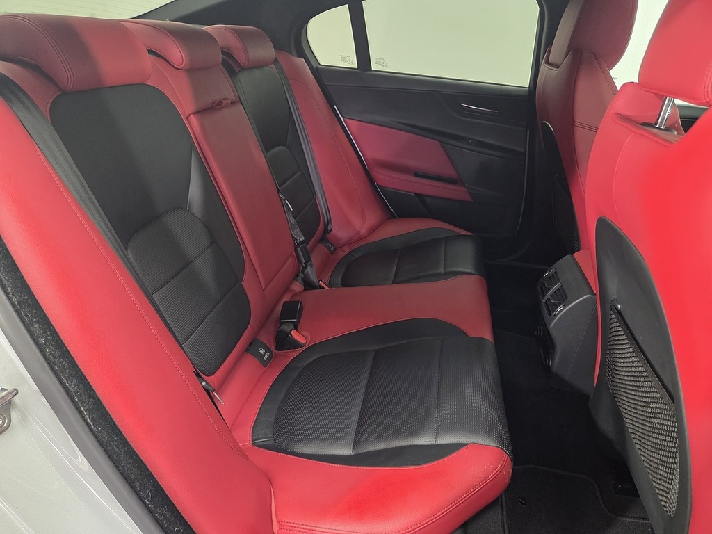 Jaguar XE 2.0D Prestige Euro 6 S S Red #10