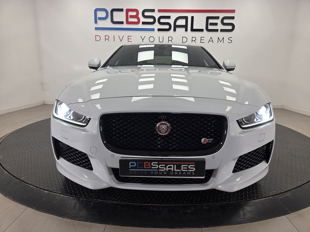 Jaguar XE 2.0D Prestige Euro 6 S S Red #21
