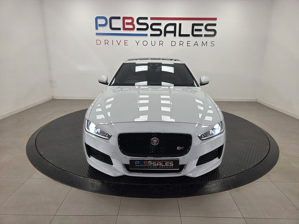 Jaguar XE 2.0D Prestige Euro 6 S S Red #16