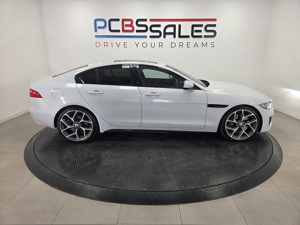 Jaguar XE 2.0D Prestige Euro 6 S S Red #18
