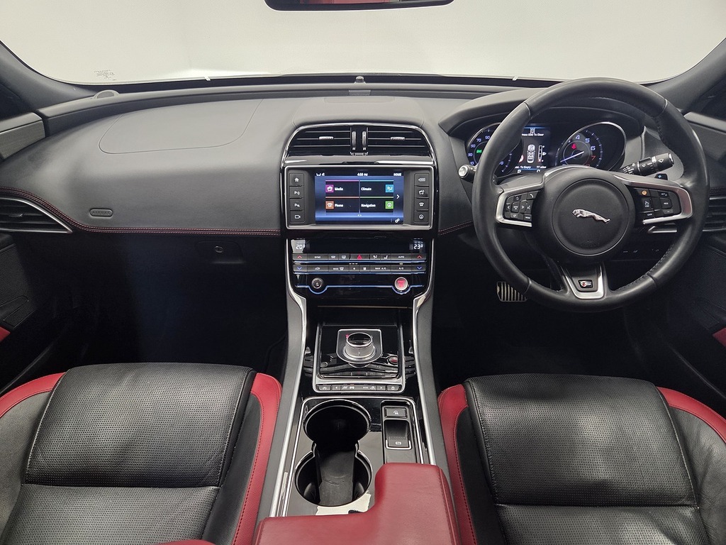 Jaguar XE 2.0D Prestige Euro 6 S S Red #26