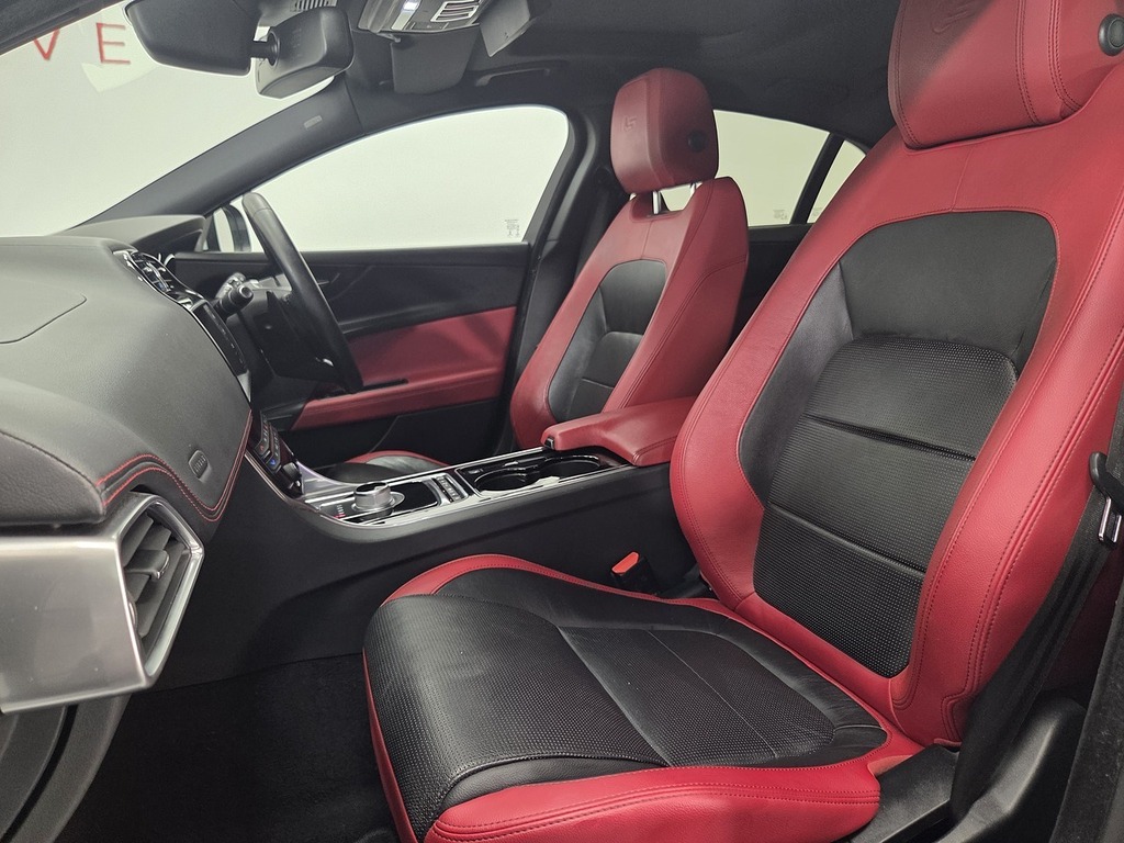 Jaguar XE 2.0D Prestige Euro 6 S S Red #7