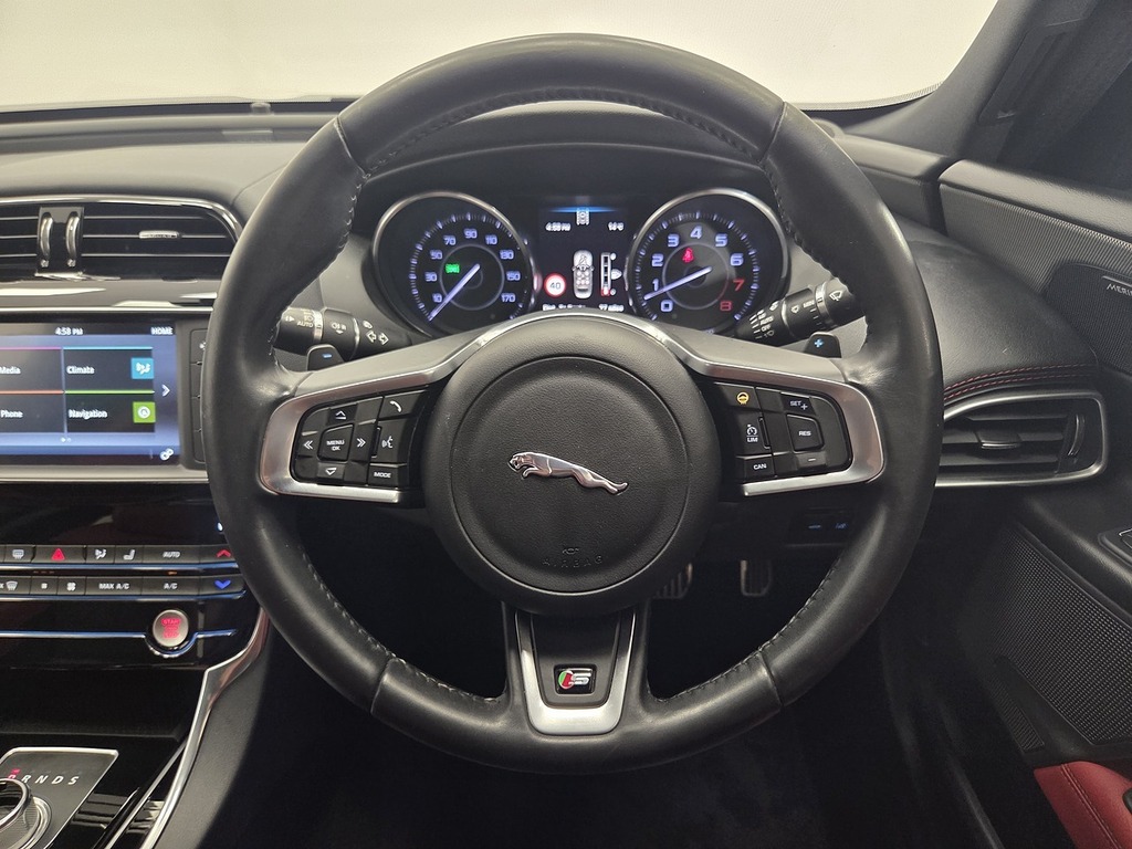 Jaguar XE 2.0D Prestige Euro 6 S S Red #28