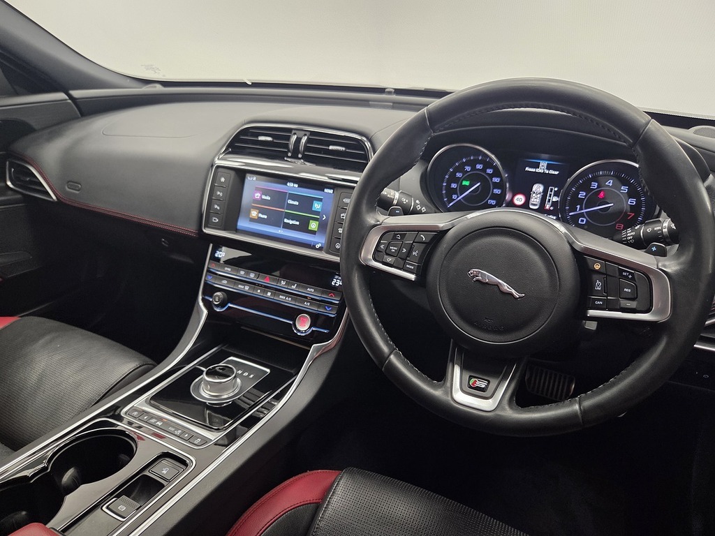 Jaguar XE 2.0D Prestige Euro 6 S S Red #27