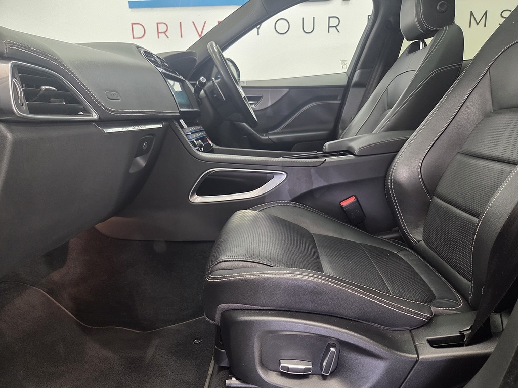 Jaguar F-Pace 2.0D R-sport Awd - Suv 5 Seats Silver #7