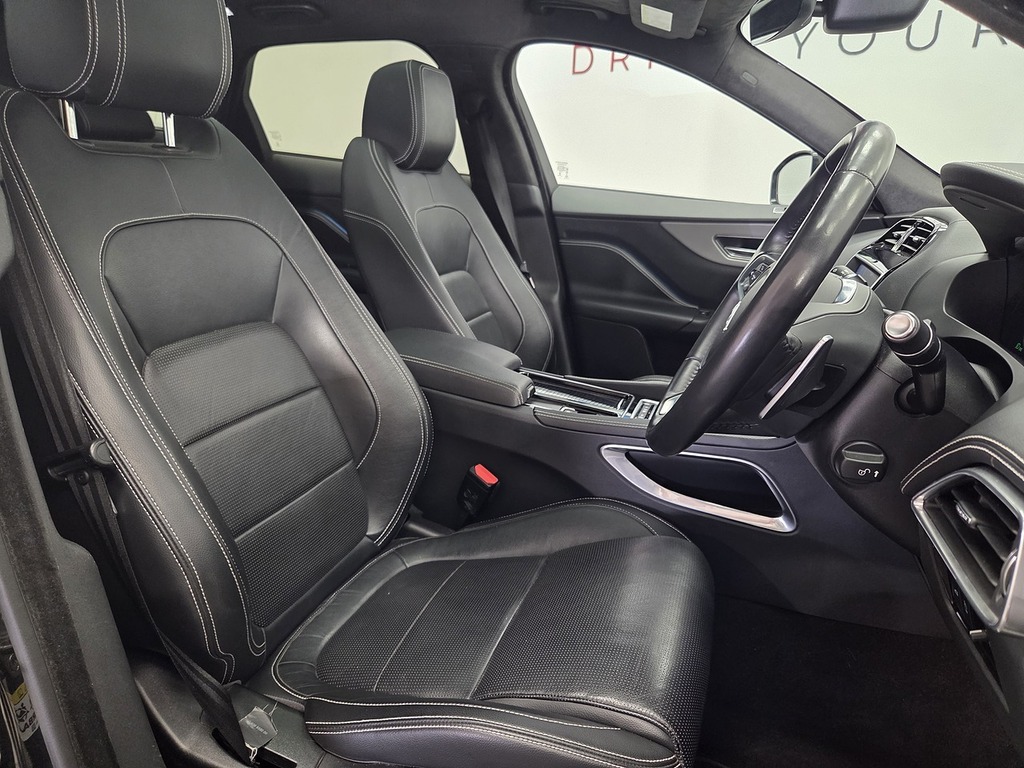 Jaguar F-Pace 2.0 D180 Chequered Flag Suv Awd Eu Black #2