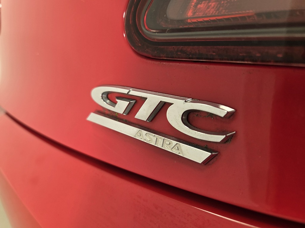 Vauxhall Astra GTC 2.0 Cdti 16V Sri Red #33