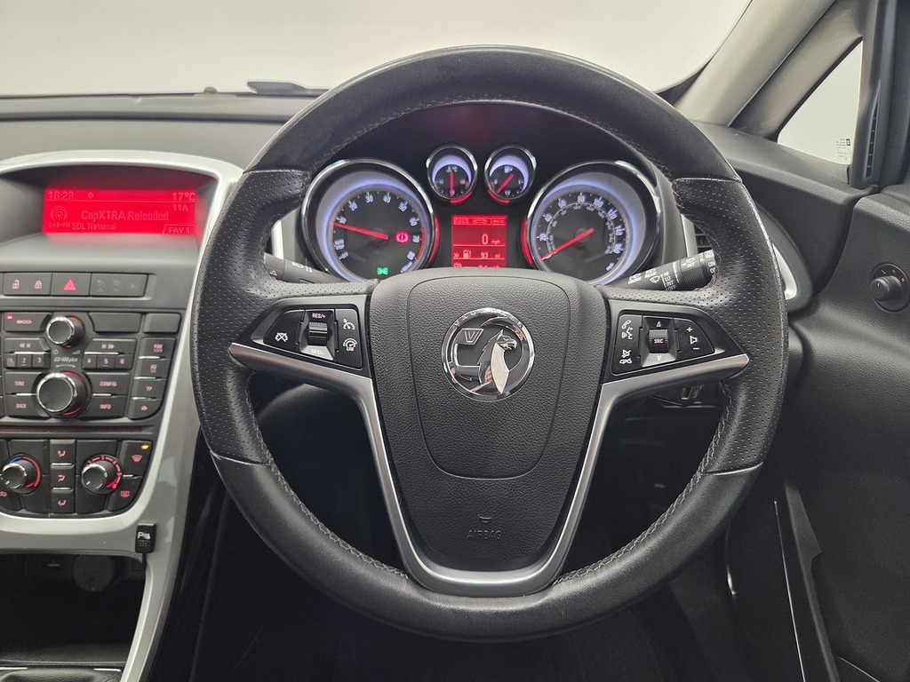 Vauxhall Astra GTC 2.0 Cdti 16V Sri Red #20