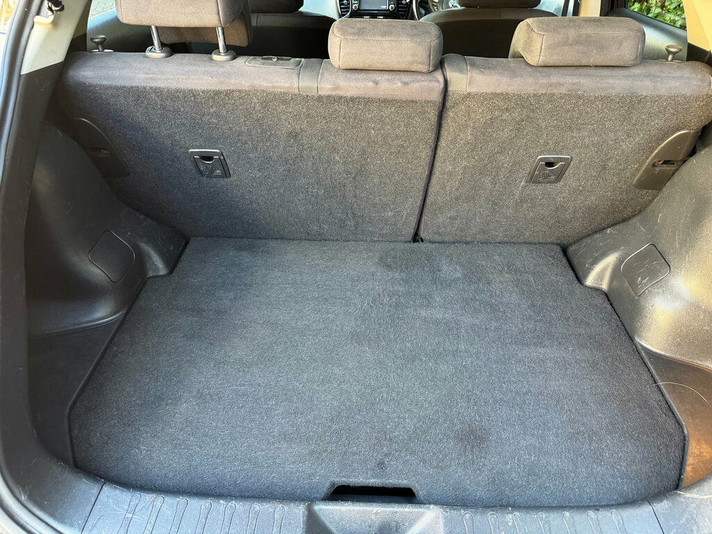 Nissan Juke Tekna 5-Door Silver #15
