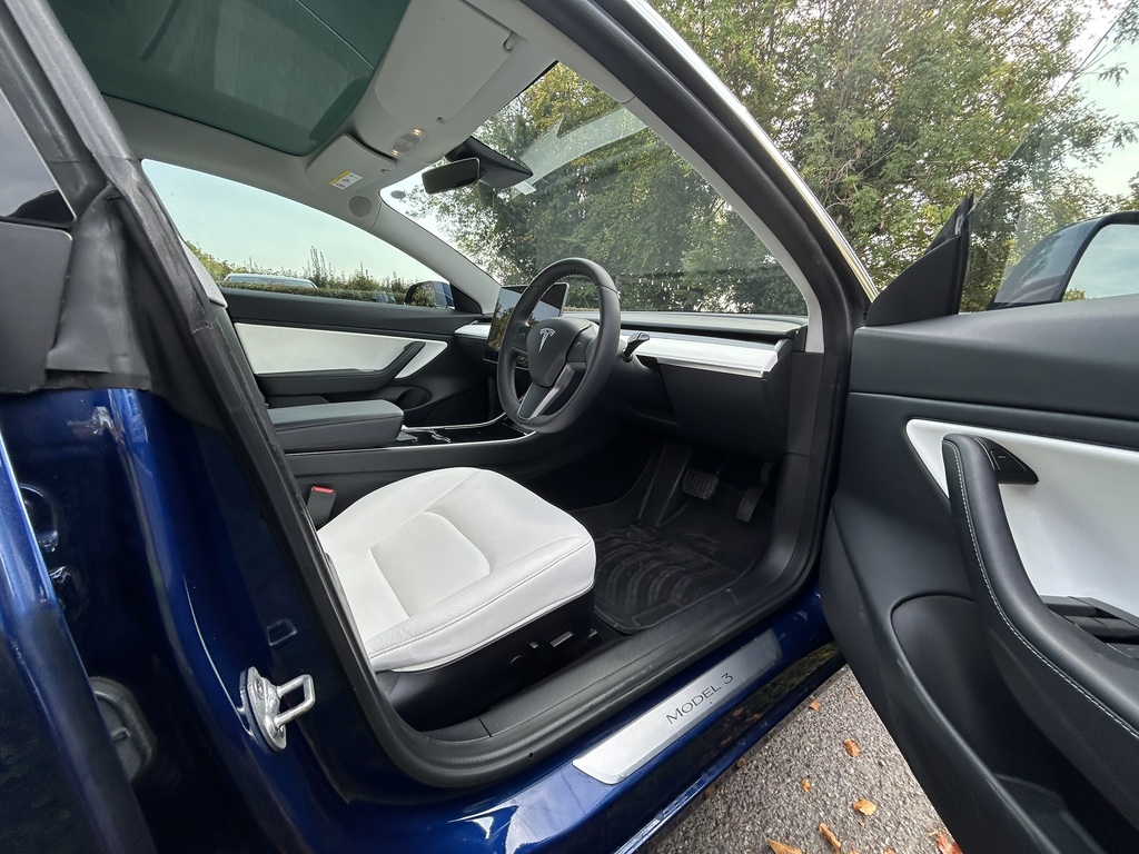 Tesla Model 3 Dual Motor Long Range Saloon 4 LG20VMU  #3