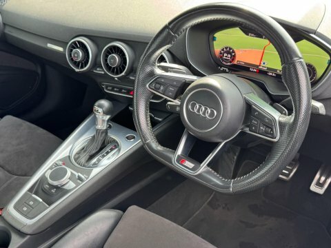 Audi TT 2.0 Tfsi S Black #2