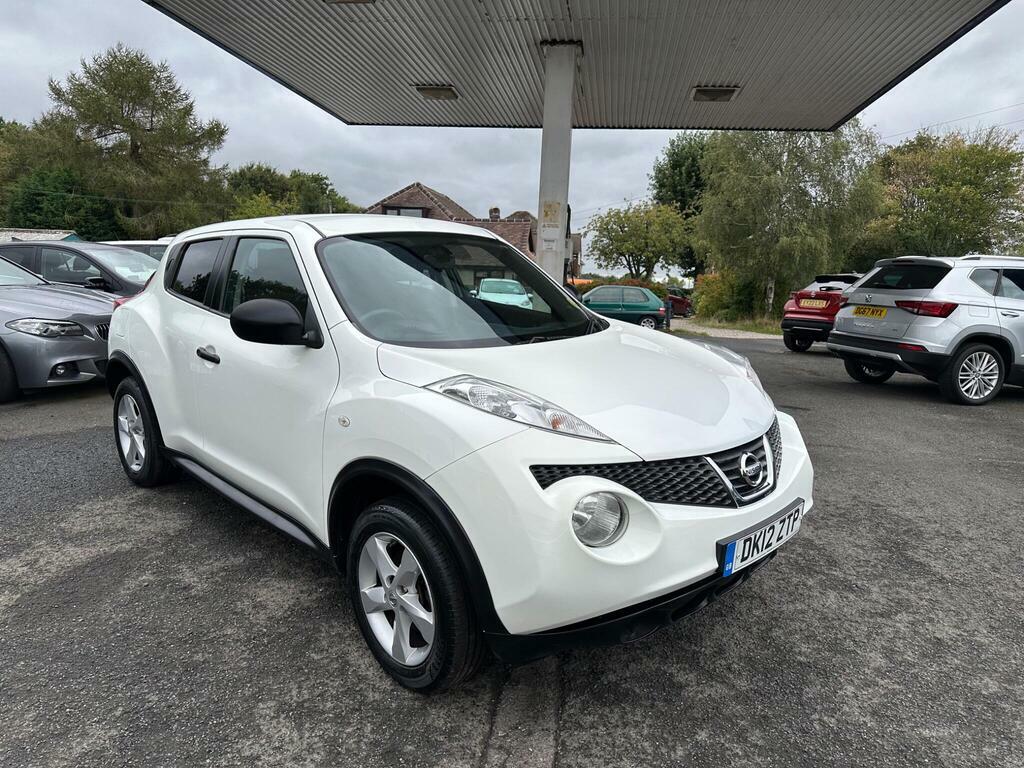 Nissan Juke 1.6 Acenta Hatchback White #1