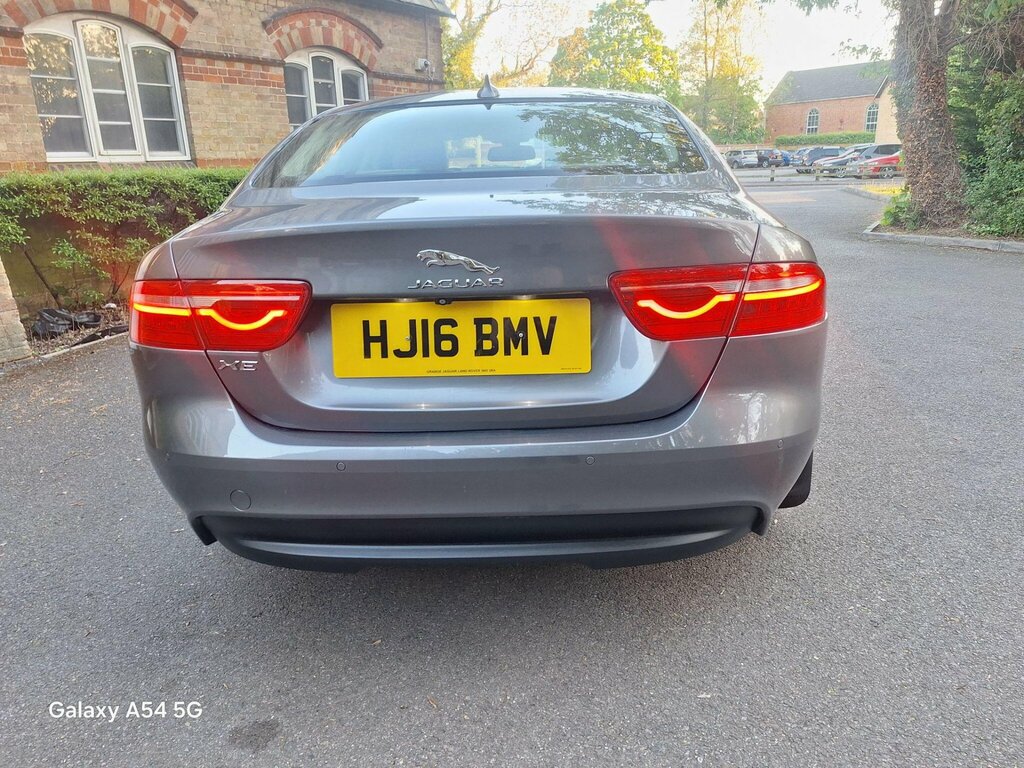 Jaguar XE 2.0D Prestige Euro 6 Ss Grey #2