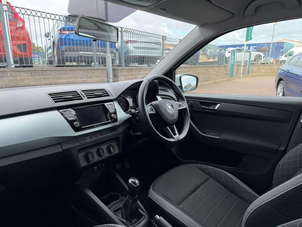 Skoda Fabia 1.0 Tsi Se Hatchback Euro 6 Ss White #2