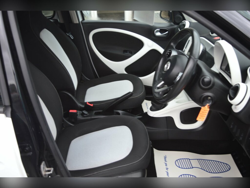 Smart Forfour 1.0 Passion Premium Hatchback White #3