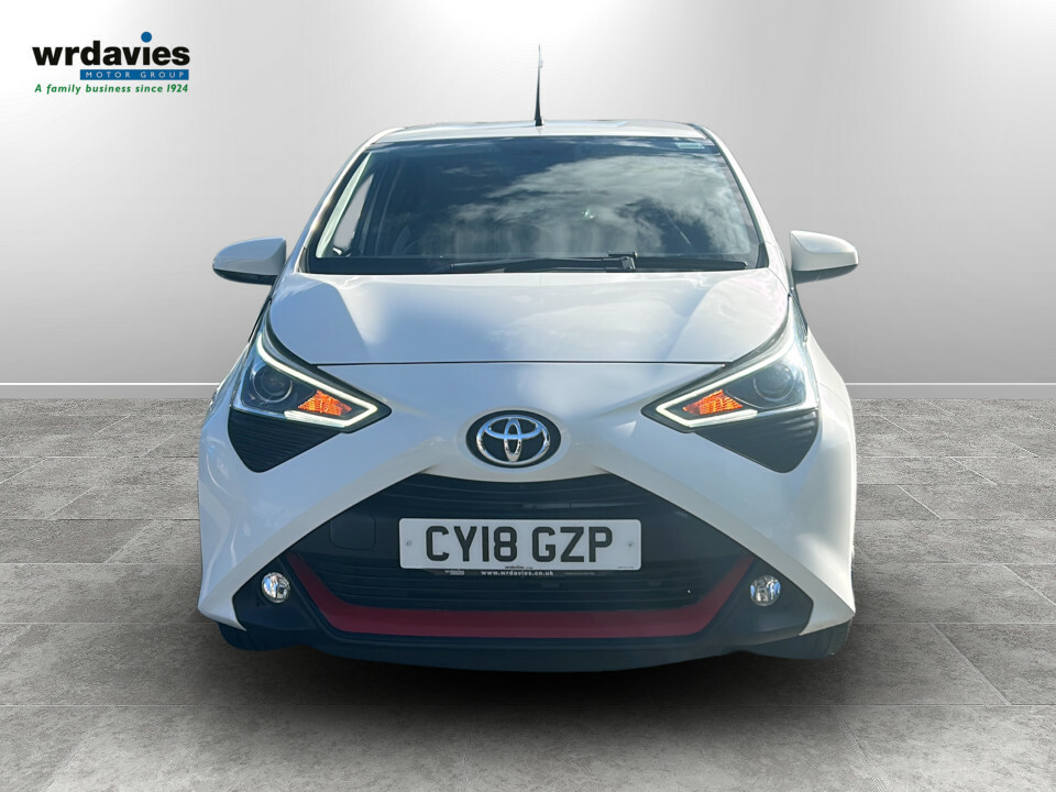 Toyota Aygo 1.0 Vvt-i X-press White #2