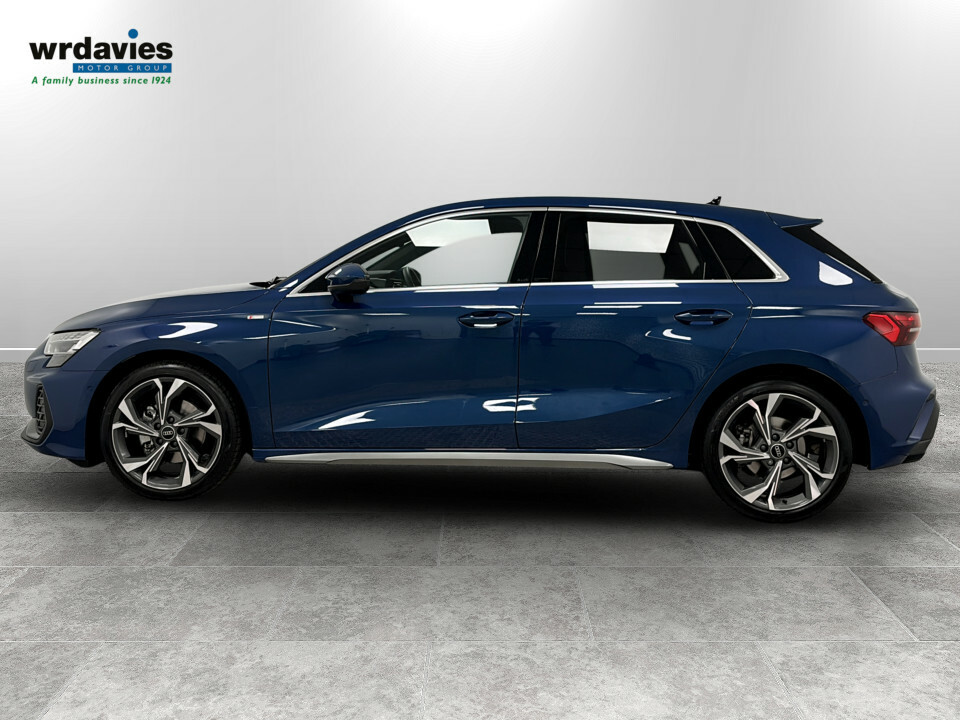 Audi A3 1.5 Tfsi 150 S Line S Tronic Blue #4