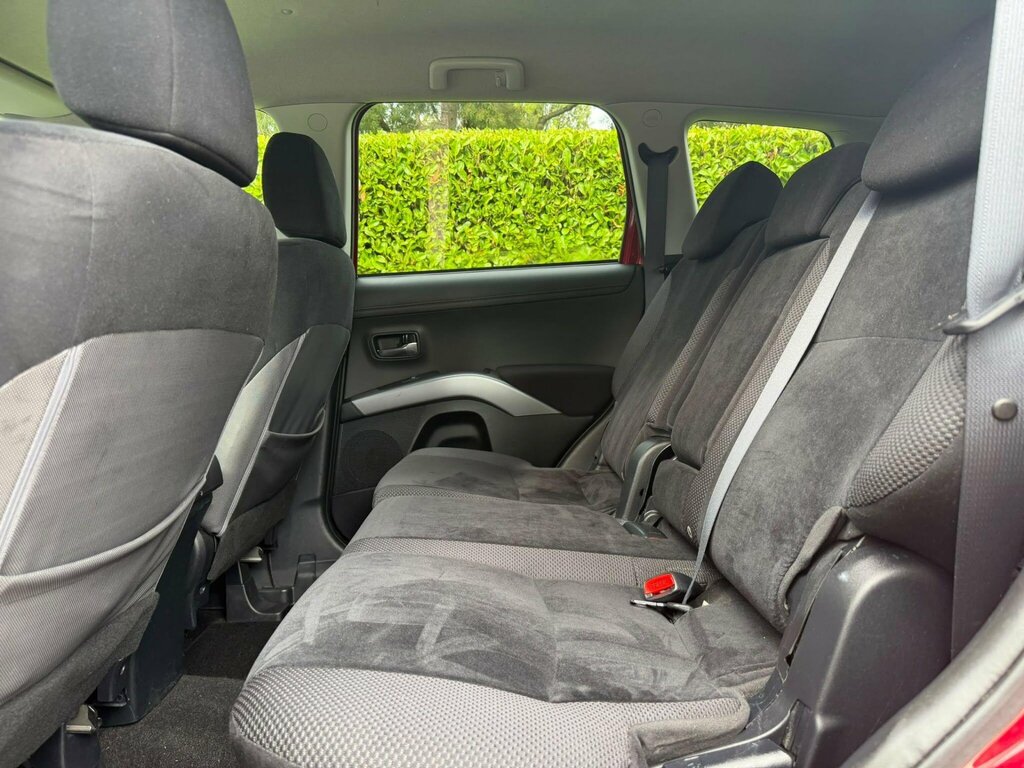 Mitsubishi Outlander Di-d Gx3 Red #22