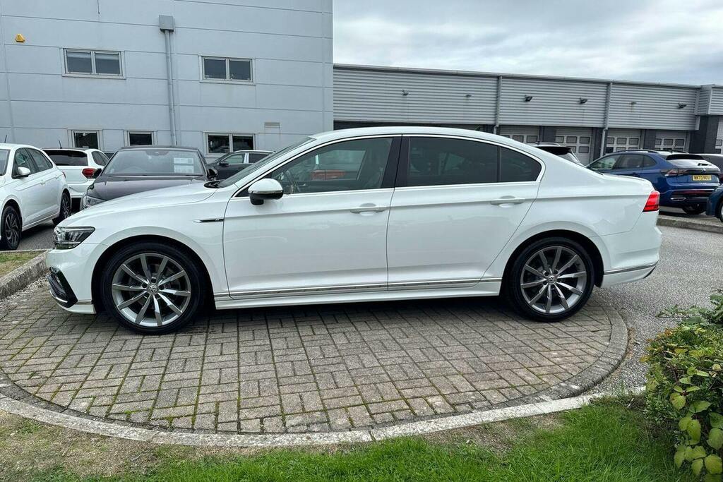 Volkswagen Passat 2.0 Tdi Evo R-line Saloon Dsg White #6