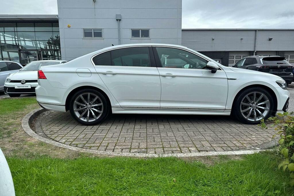 Volkswagen Passat 2.0 Tdi Evo R-line Saloon Dsg White #2