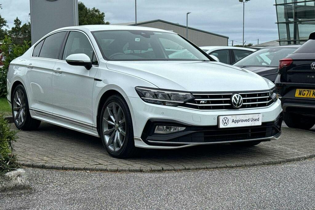 Volkswagen Passat 2.0 Tdi Evo R-line Saloon Dsg White