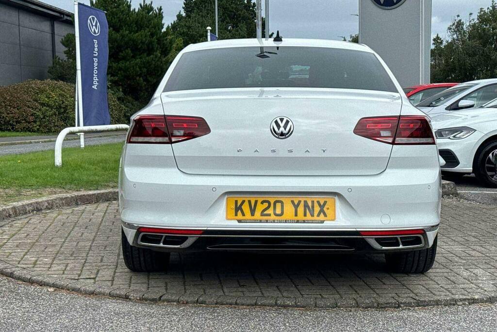 Volkswagen Passat 2.0 Tdi Evo R-line Saloon Dsg White #4