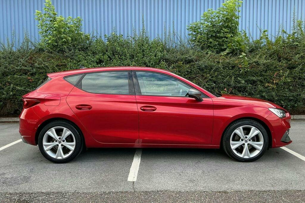 Seat Leon 1.5 Etsi Mhev Fr Hatchback Hybrid Dsg Red #2