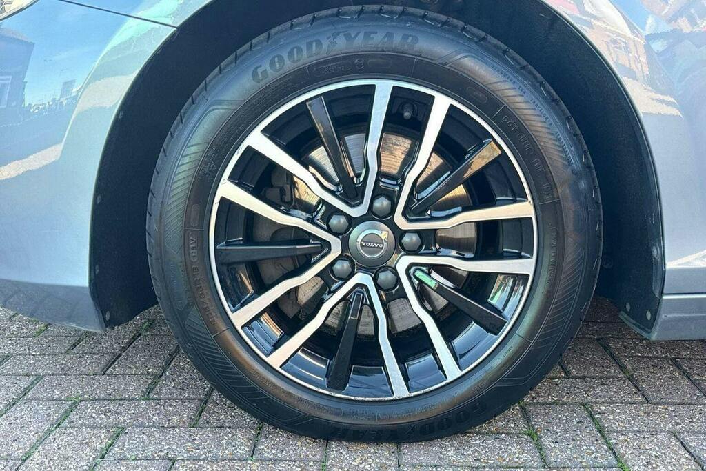 Volvo V40 T2 122 Momentum Blue #9