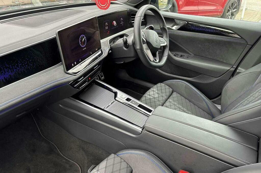 Volkswagen Passat 1.5 Etsi Mhev R-line Estate Hybrid Dsg Grey #2