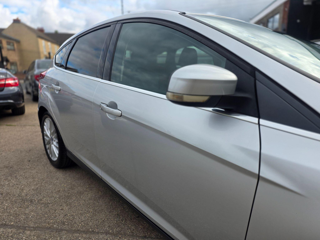 Ford Focus 1.6 Tdci Zetec Euro 5 Ss Silver #2