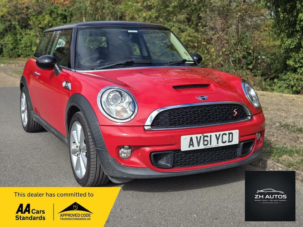 Mini Hatch Cooper S Red