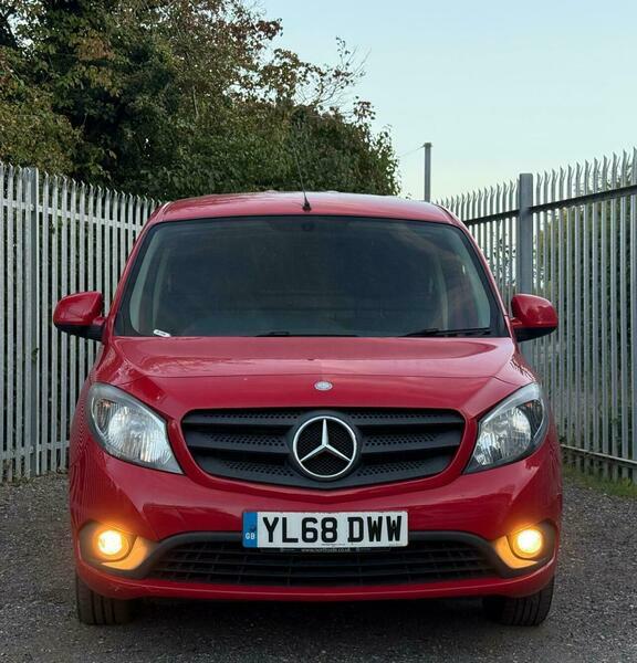 Mercedes-Benz G Class 1.5 111 Cdi L2 Red #5