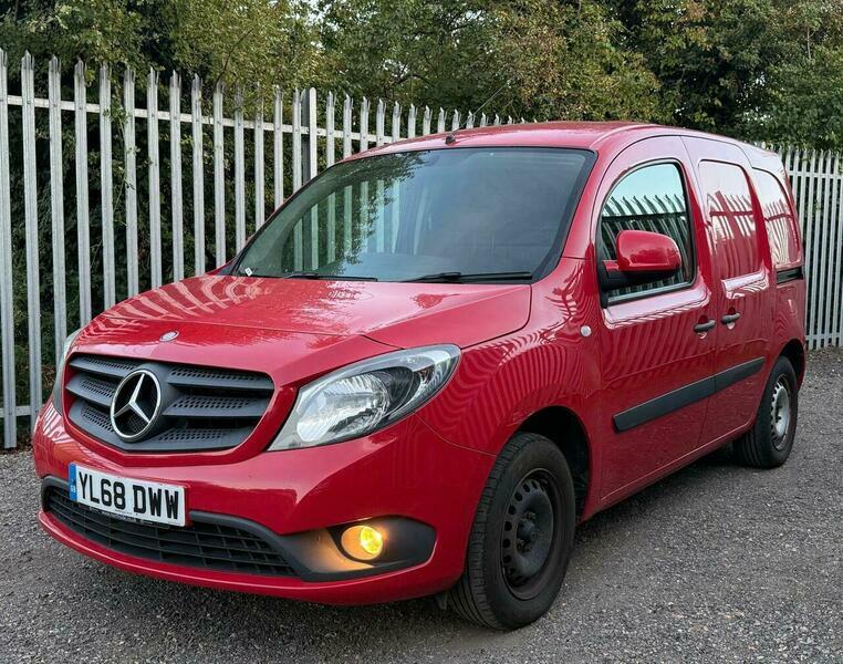 Mercedes-Benz G Class 1.5 111 Cdi L2 Red #3