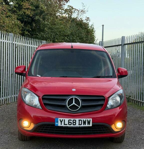 Mercedes-Benz G Class 1.5 111 Cdi L2 Red #2