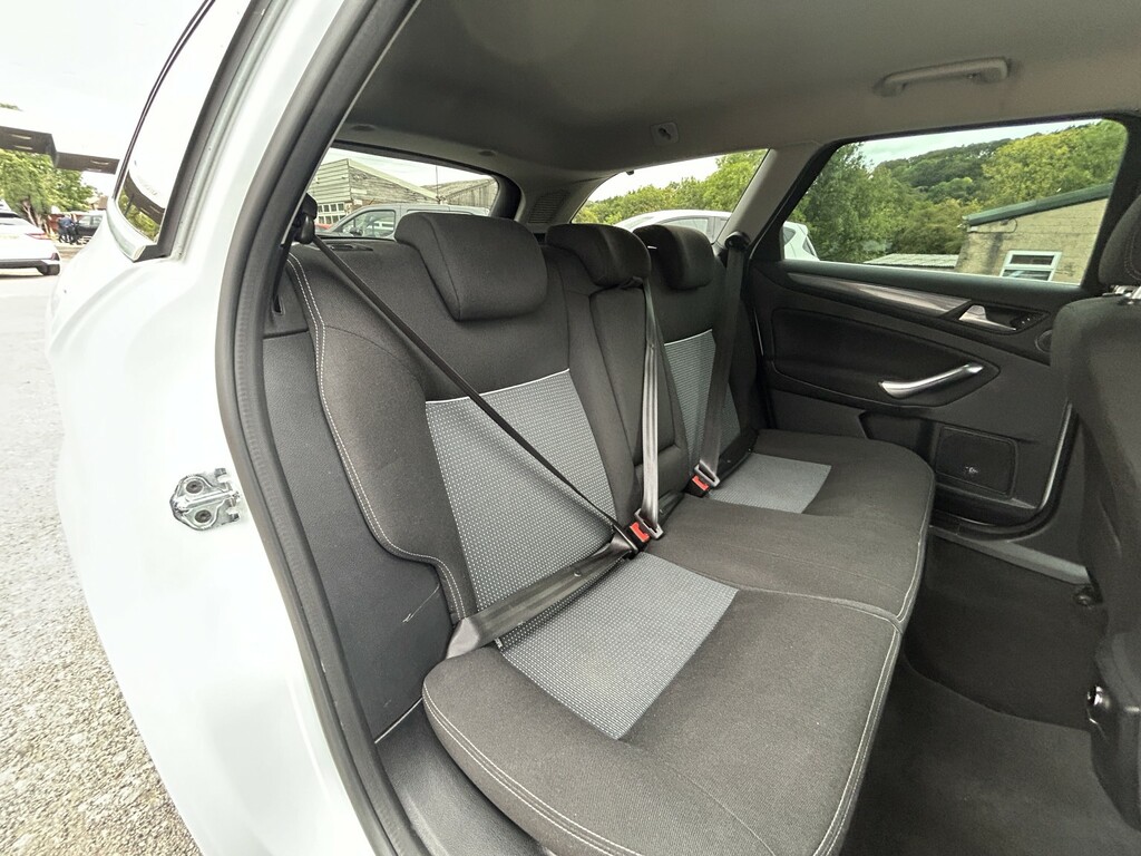 Ford Mondeo 1.6 Tdci Econetic Zetec Business Edition White #6