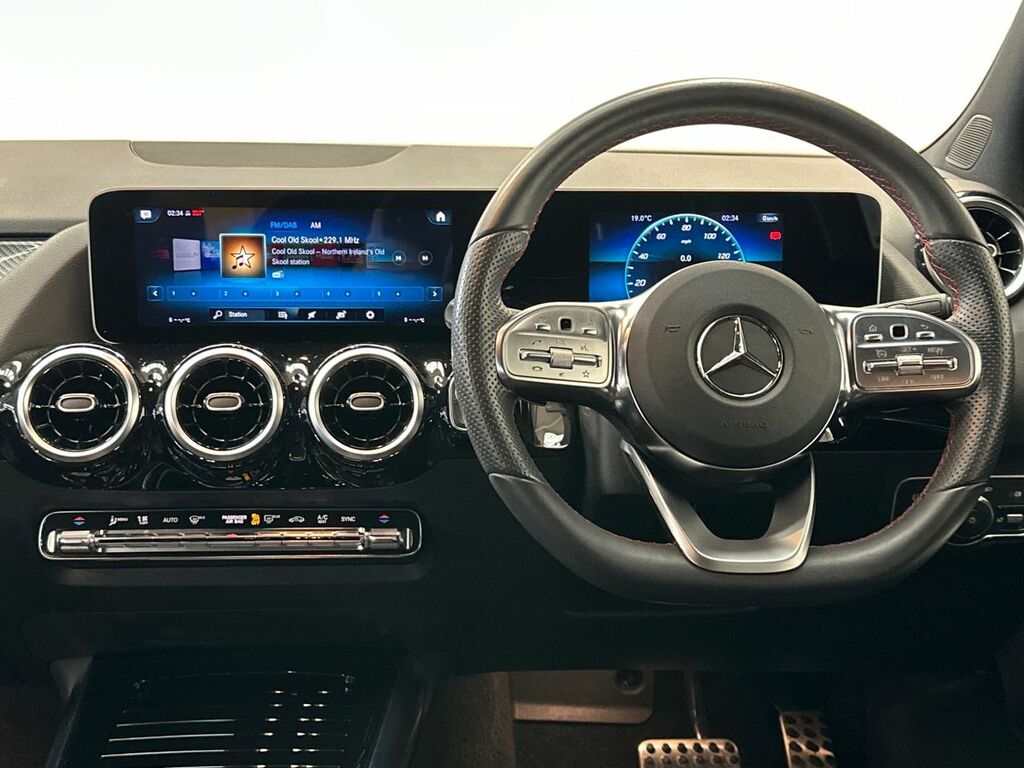 Mercedes-Benz GLA Class Gla 200 Sport Silver #32