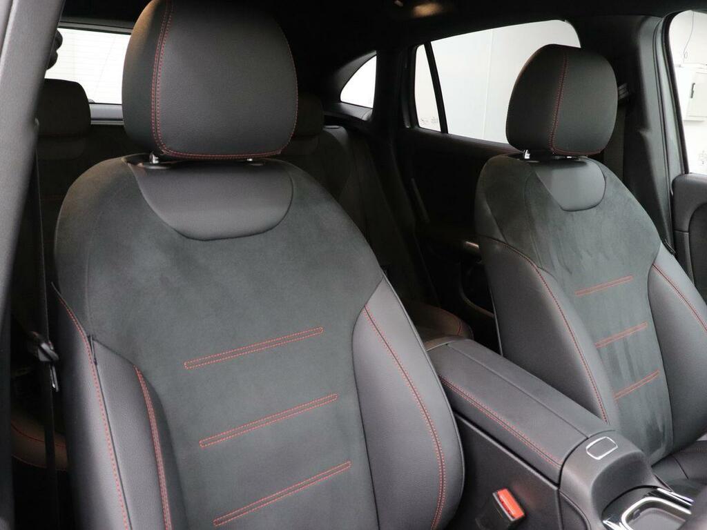 Mercedes-Benz GLA Class Gla 220D 4Matic Amg Line Premium Plus Black #23