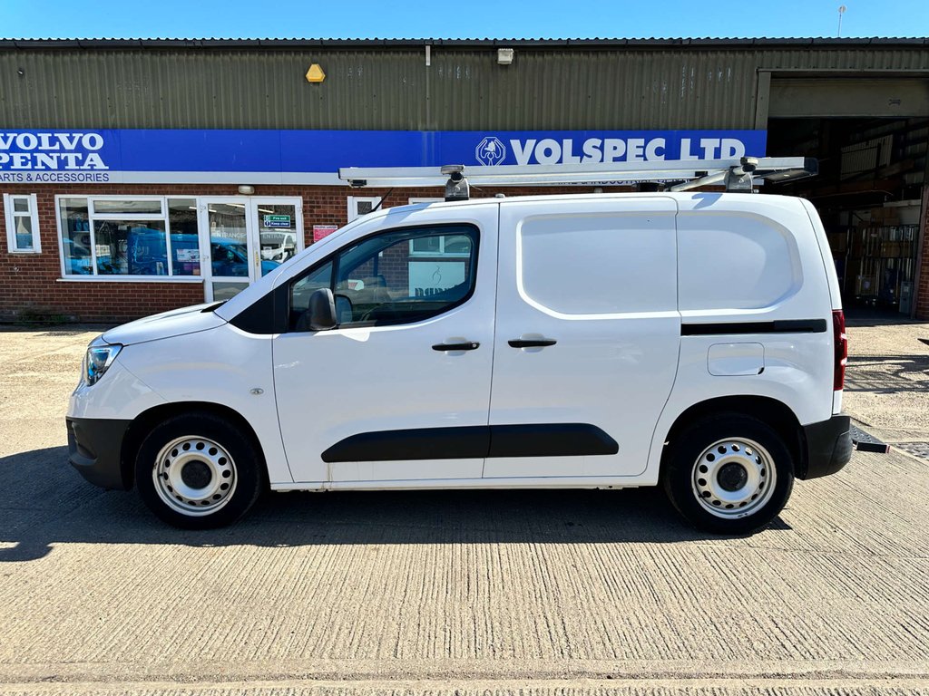 Vauxhall Combo Turbo D 2300 Edition Panel Van L1 H1 FE19UOY White #4