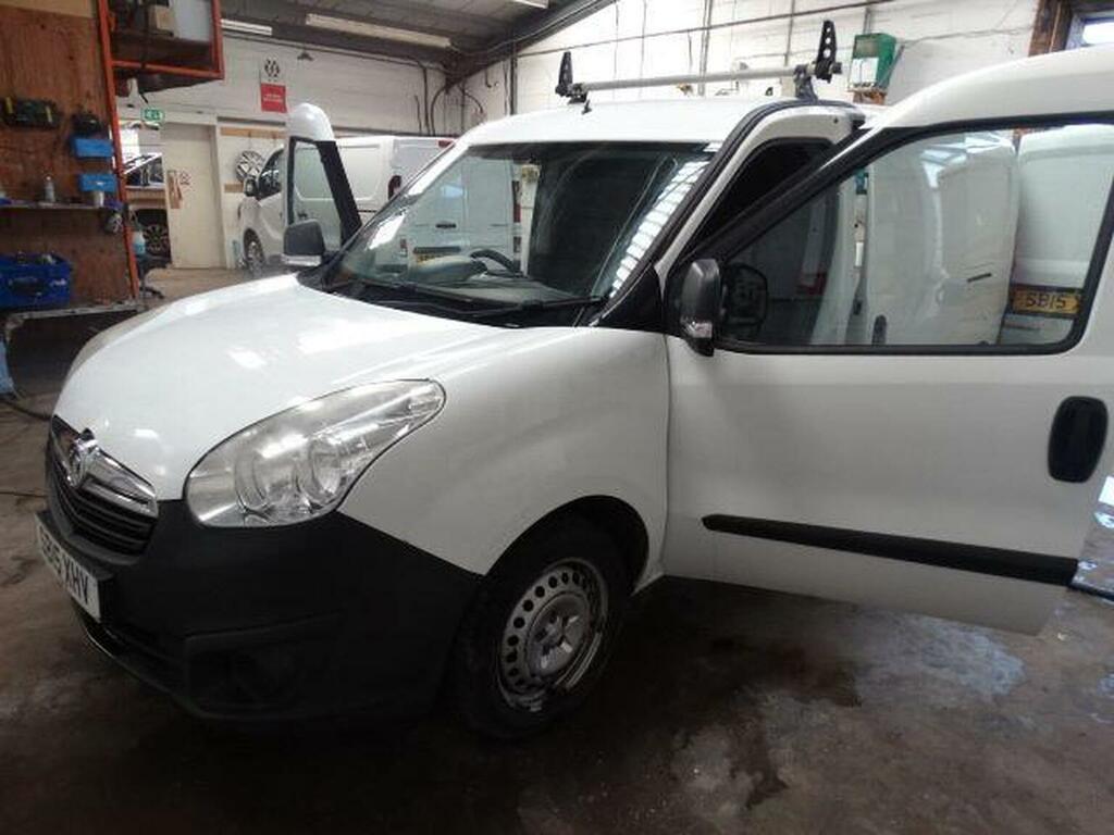 Vauxhall Combo 1.3 Cdti 2300 16V Fwd L2 H1 2015 White