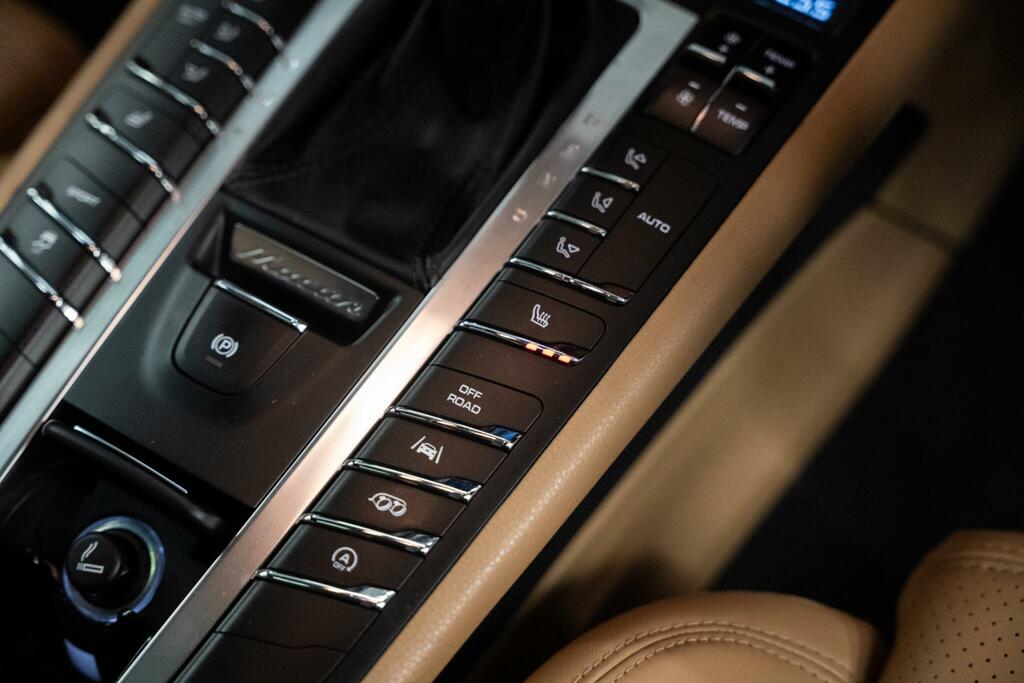 Porsche Macan S Pdk White #35