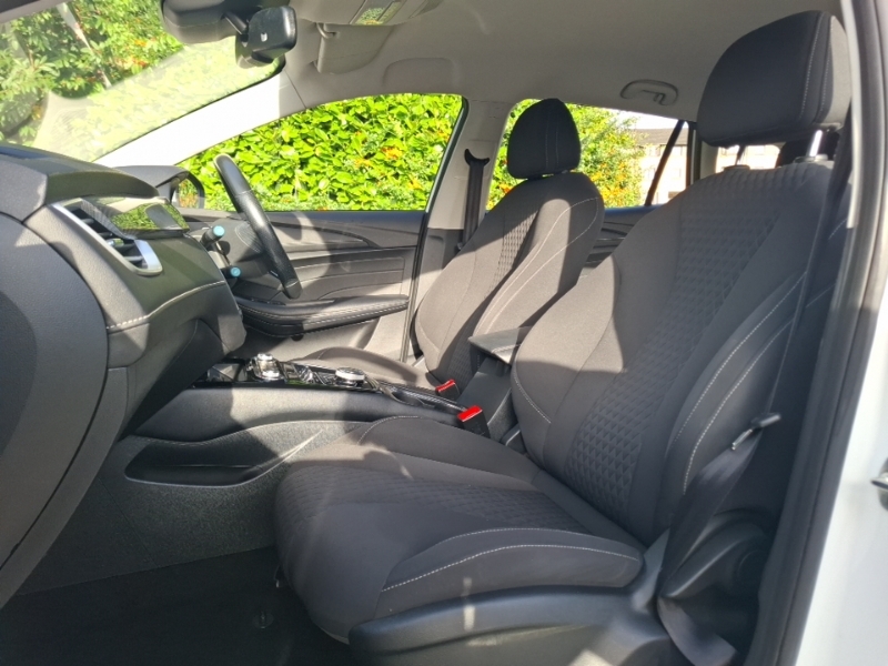 MG MG5 115Kw Excite Ev 61Kwh White #4